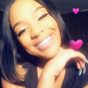 Meet your Posher, Yasmine